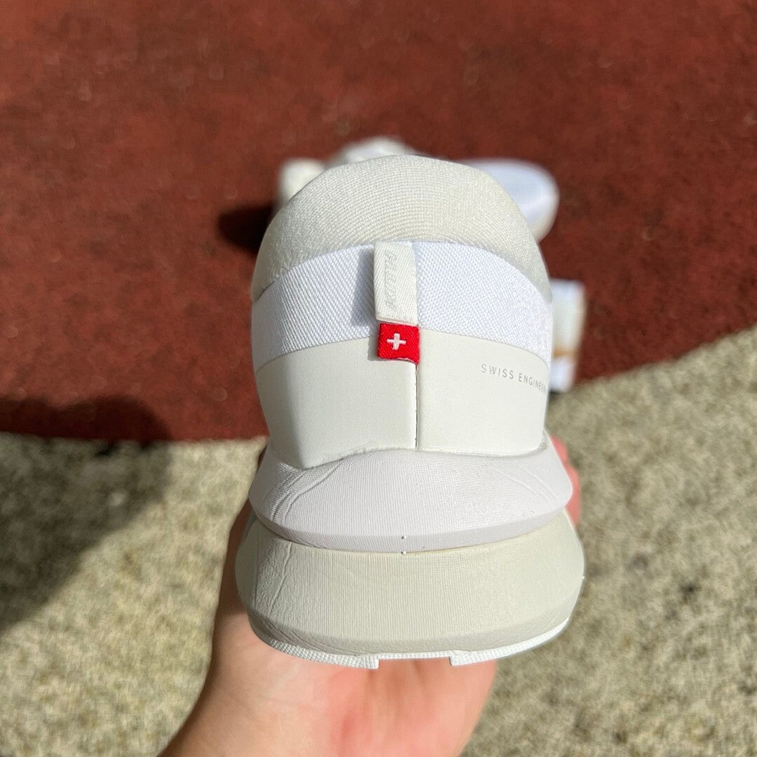 On Running Cloudsurfer Undyed