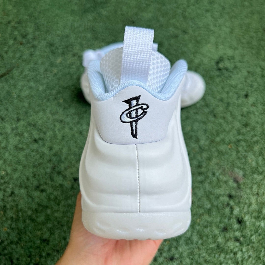 Nike Air Foamposite One White Light Photo Blue 314996-100