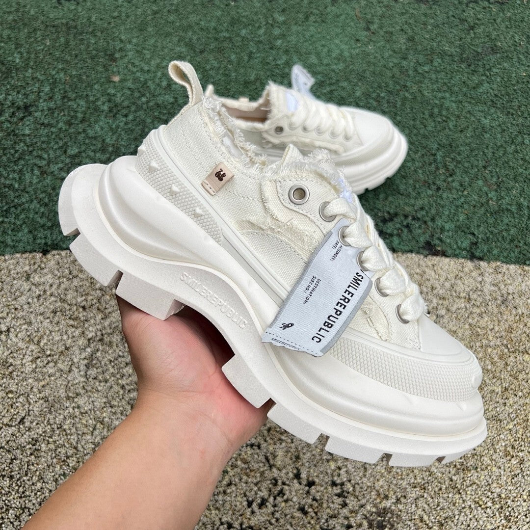 SMILEREPUBLIC PALUGGED Distressed Canvas Platform Low Top Sneakers
