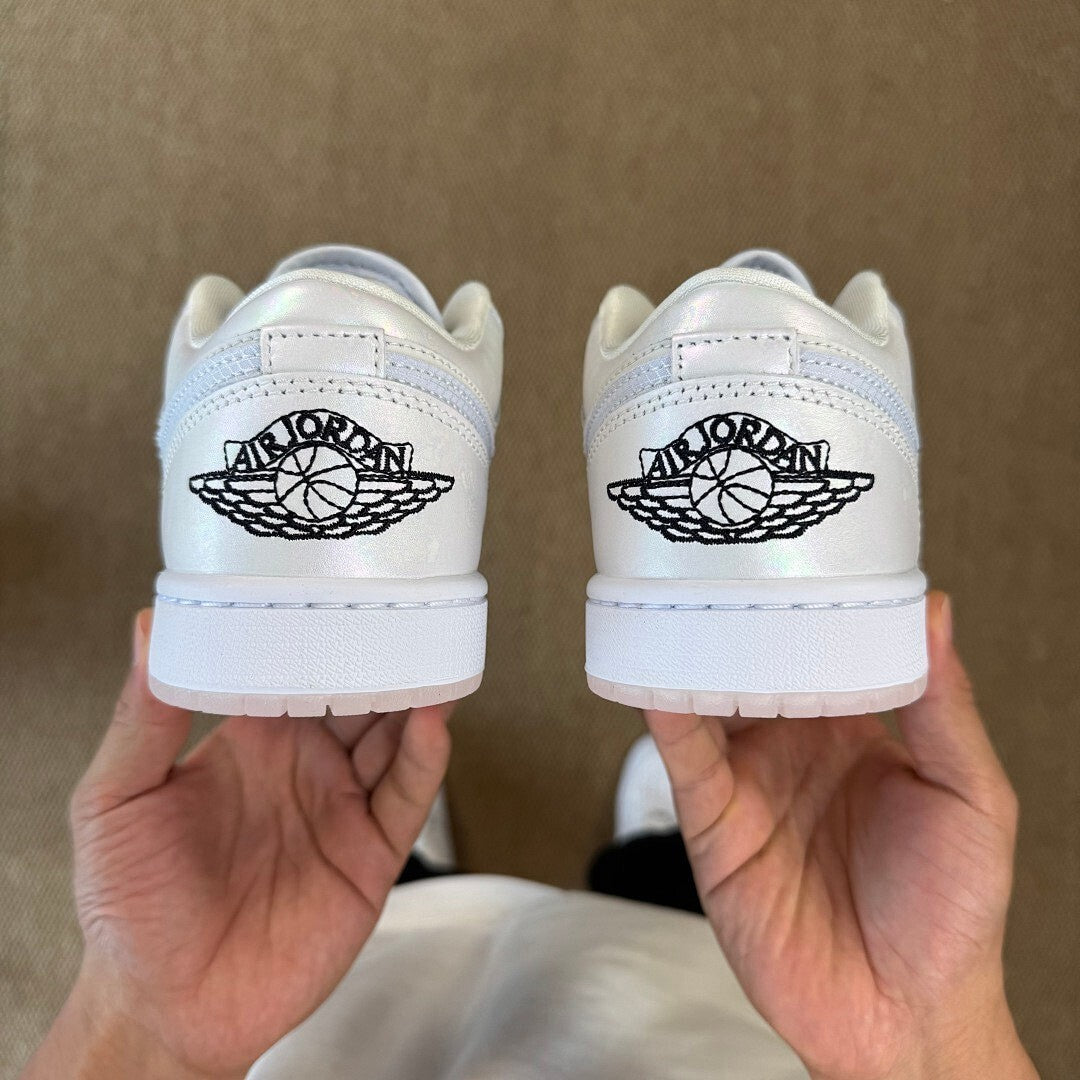 Air Jordan 1 Low SE White Iridescent Pink Foam Light Blue DX4376-180