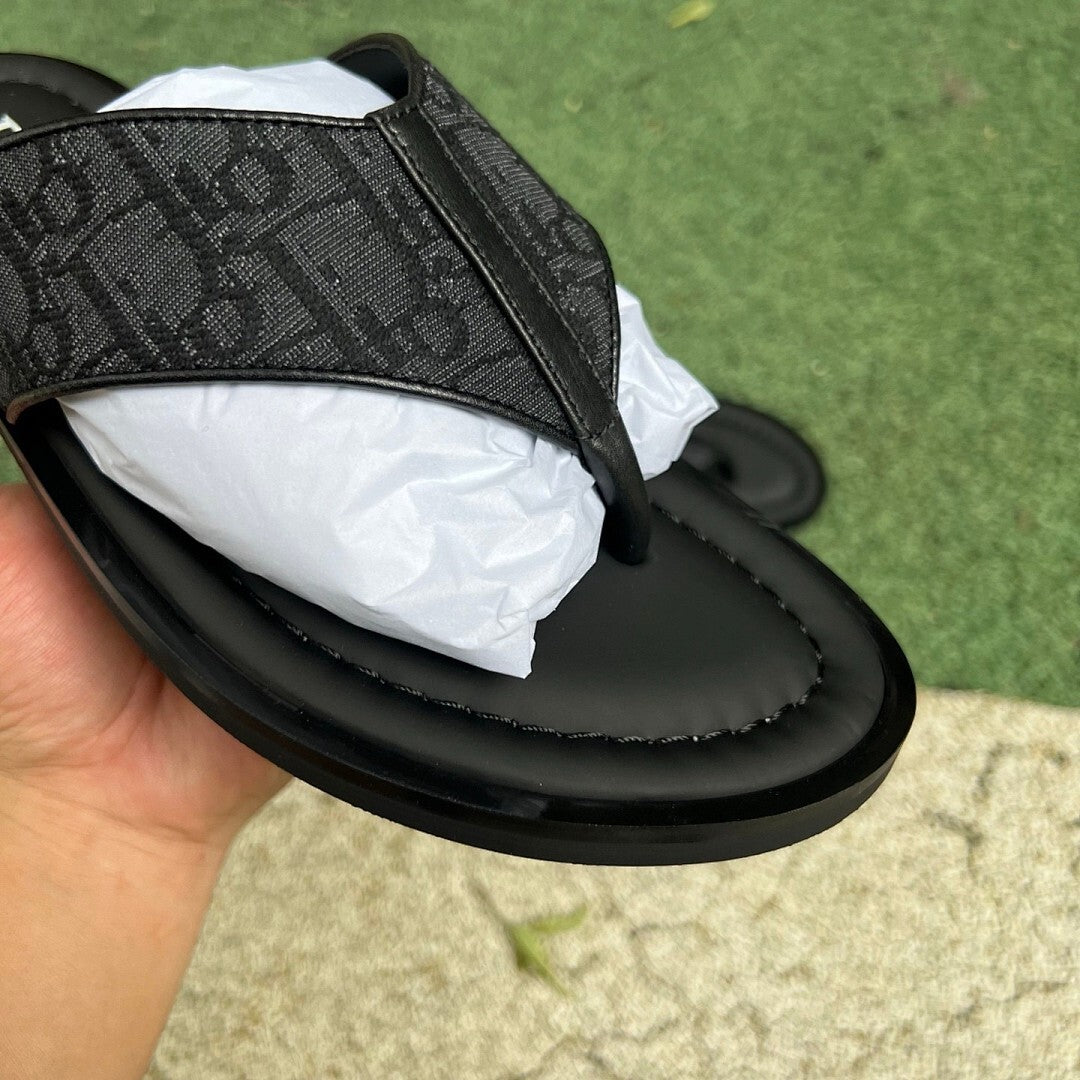 Dior Atlas Thong Sandal in Black Dior Oblique Jacquard