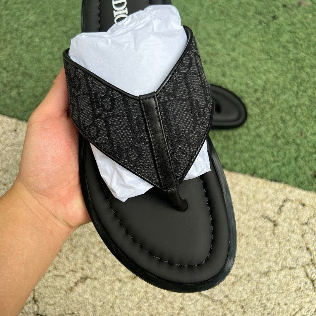 Dior Atlas Thong Sandal in Black Dior Oblique Jacquard