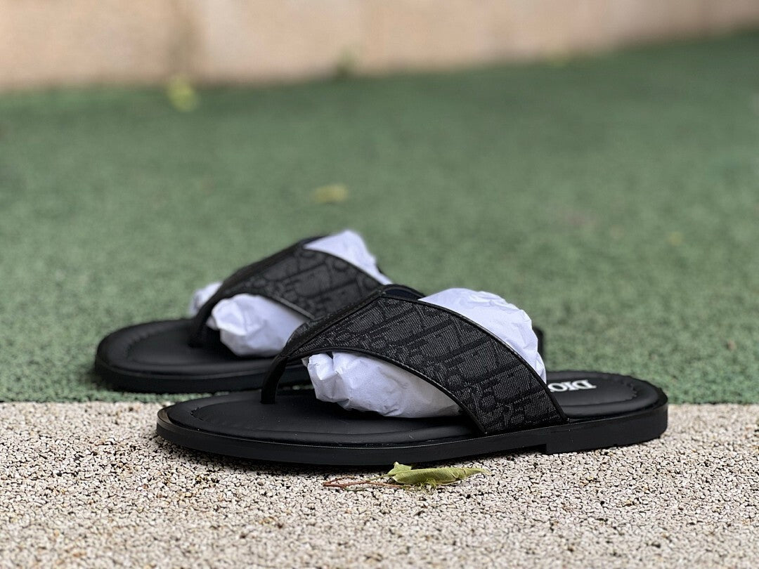 Dior Atlas Thong Sandal in Black Dior Oblique Jacquard