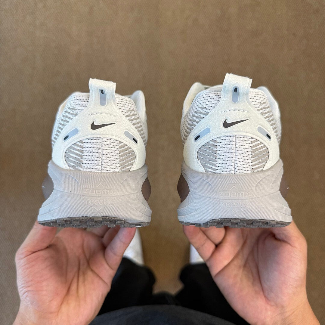 Nike ZoomX Vomero 17 FD6864-100 White Light Orewood Brown