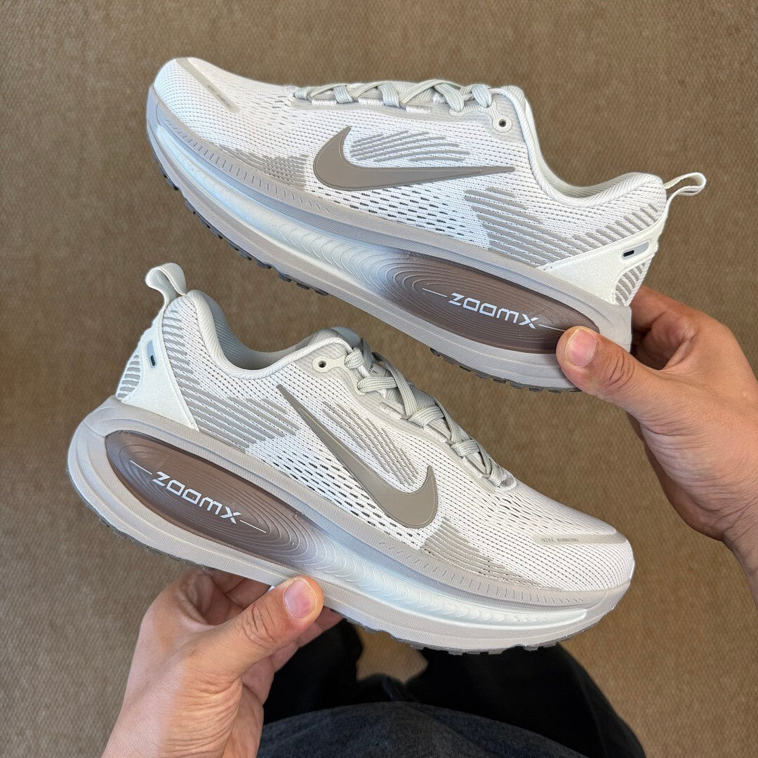 Nike ZoomX Vomero 17 FD6864-100 White Light Orewood Brown