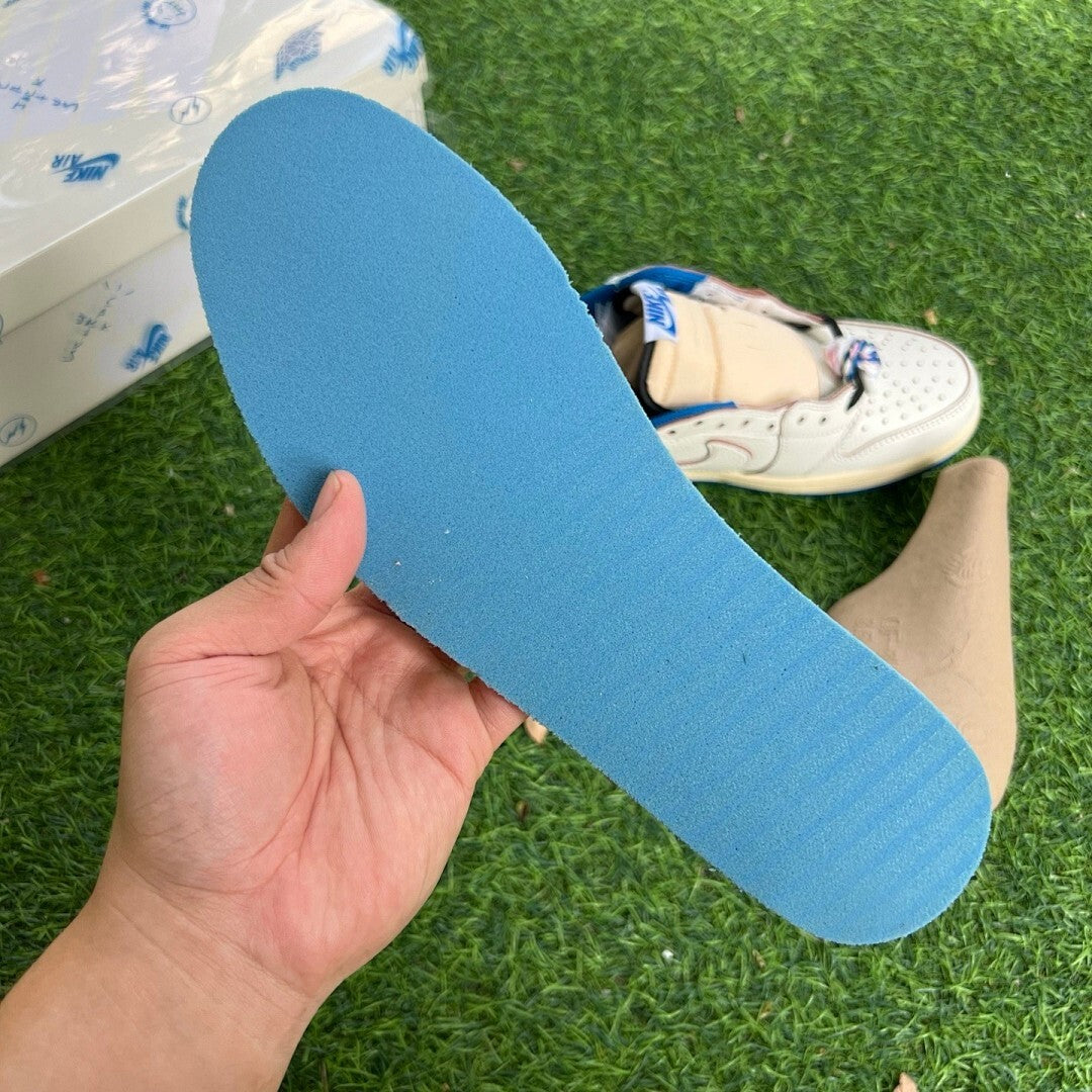 Travis Scott x Fragment x Air Jordan 1 Low OG DM7866-140