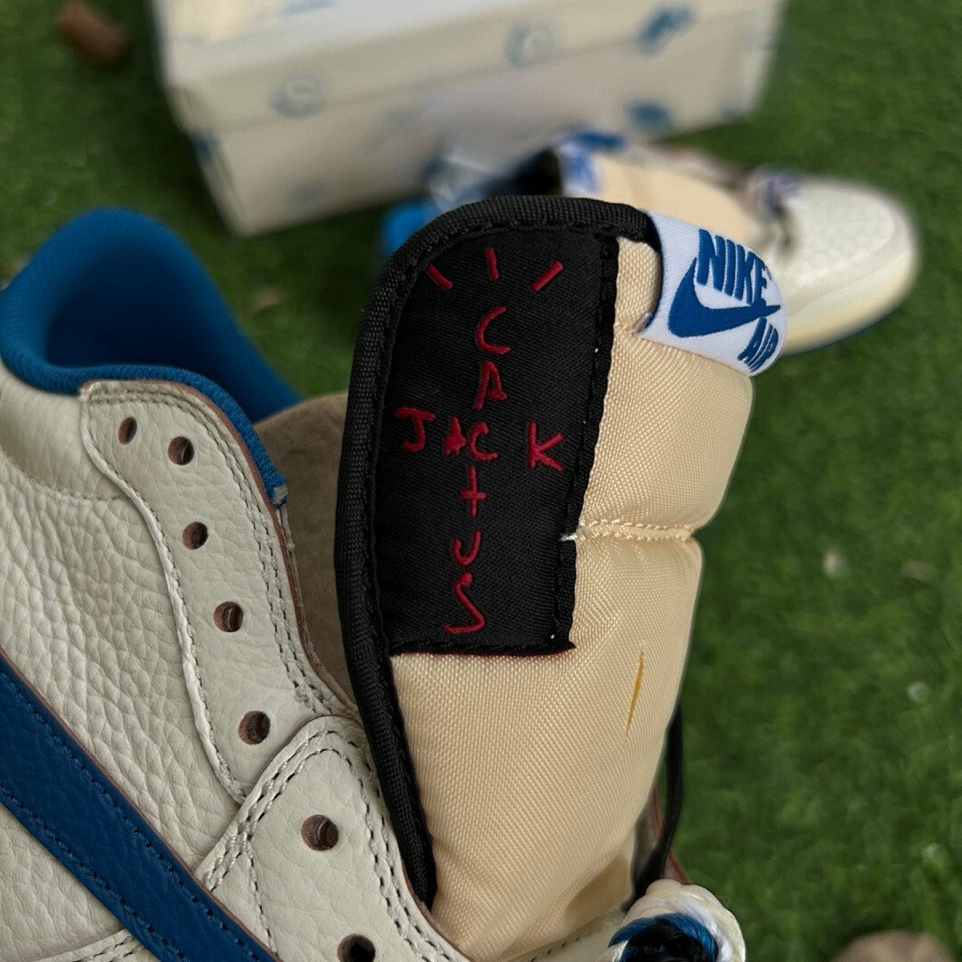 Travis Scott x Fragment x Air Jordan 1 Low OG DM7866-140