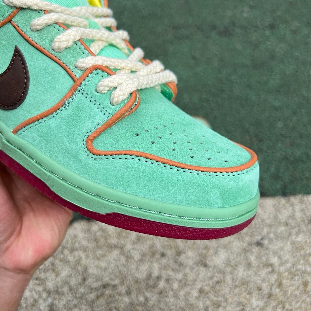 Nike SB Dunk Low Pro Green Tea Ruyi Cloud