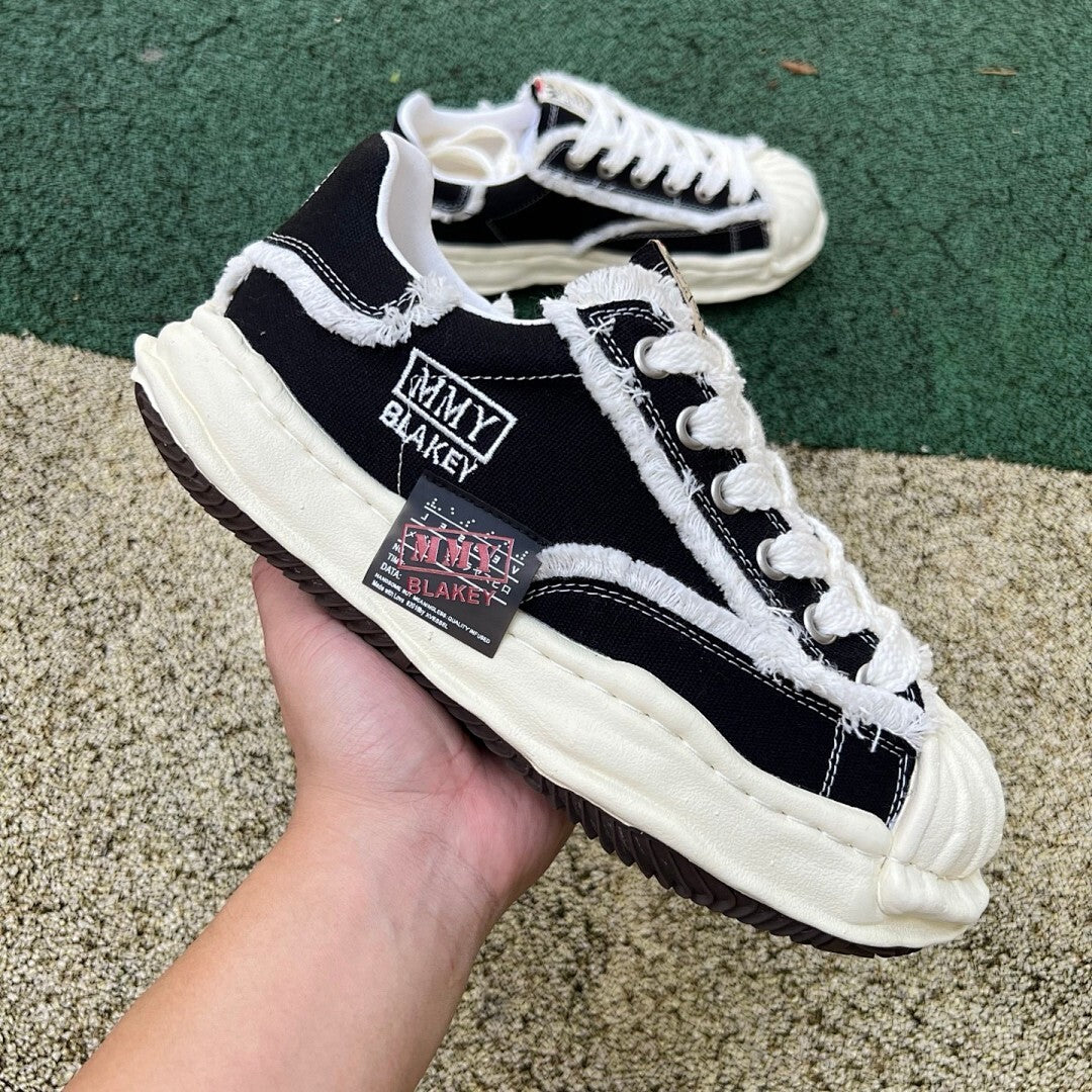Maison Mihara Yasuhiro Blakey Original Sole Low-top Sneaker Black A02FW703