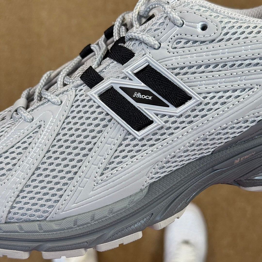 New Balance 1906R Cordura Silver Metallic M1906RCD