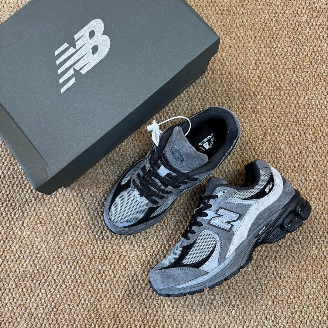 New Balance 2002R Dark Grey M2002RHO