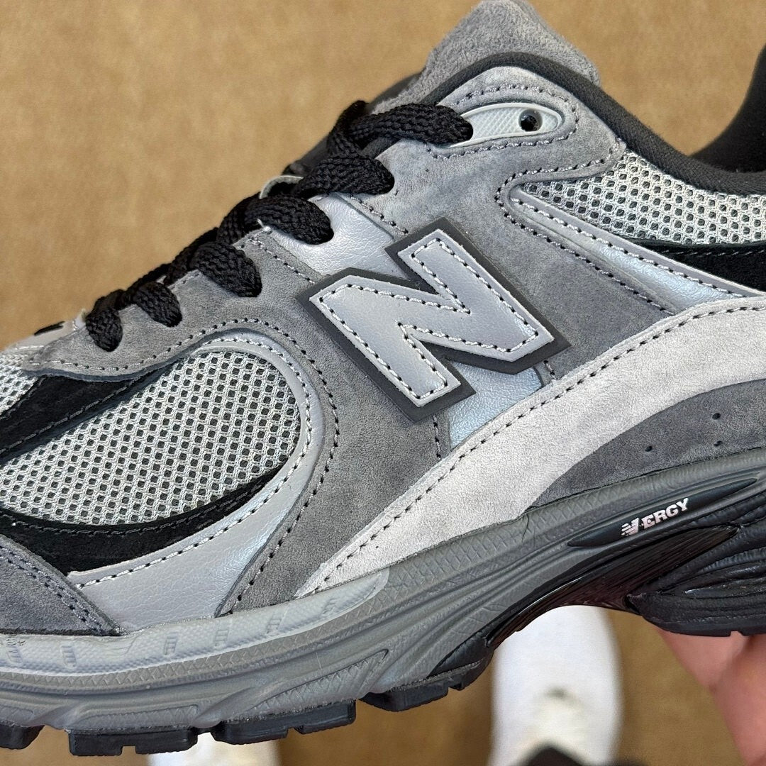 New Balance 2002R Dark Grey M2002RHO