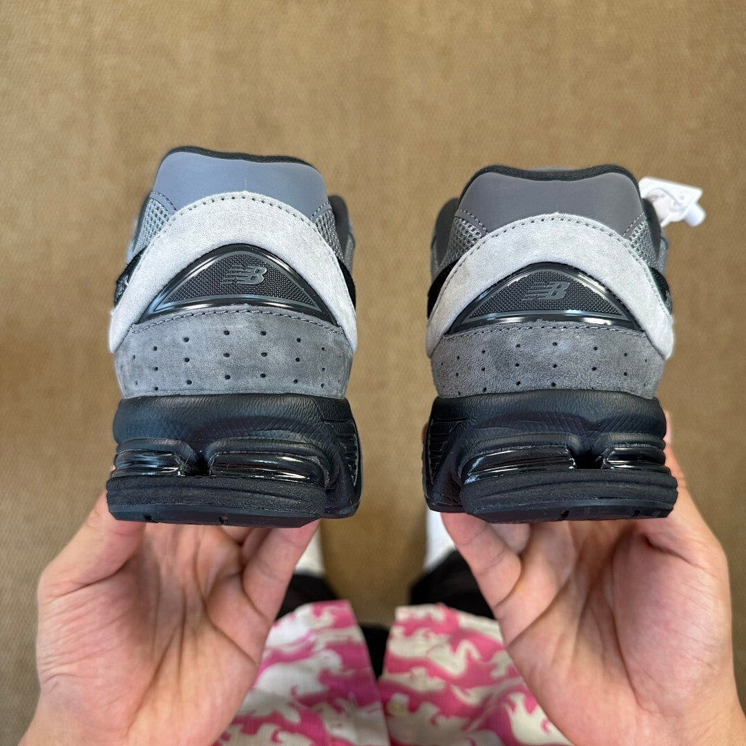 New Balance 2002R Dark Grey M2002RHO