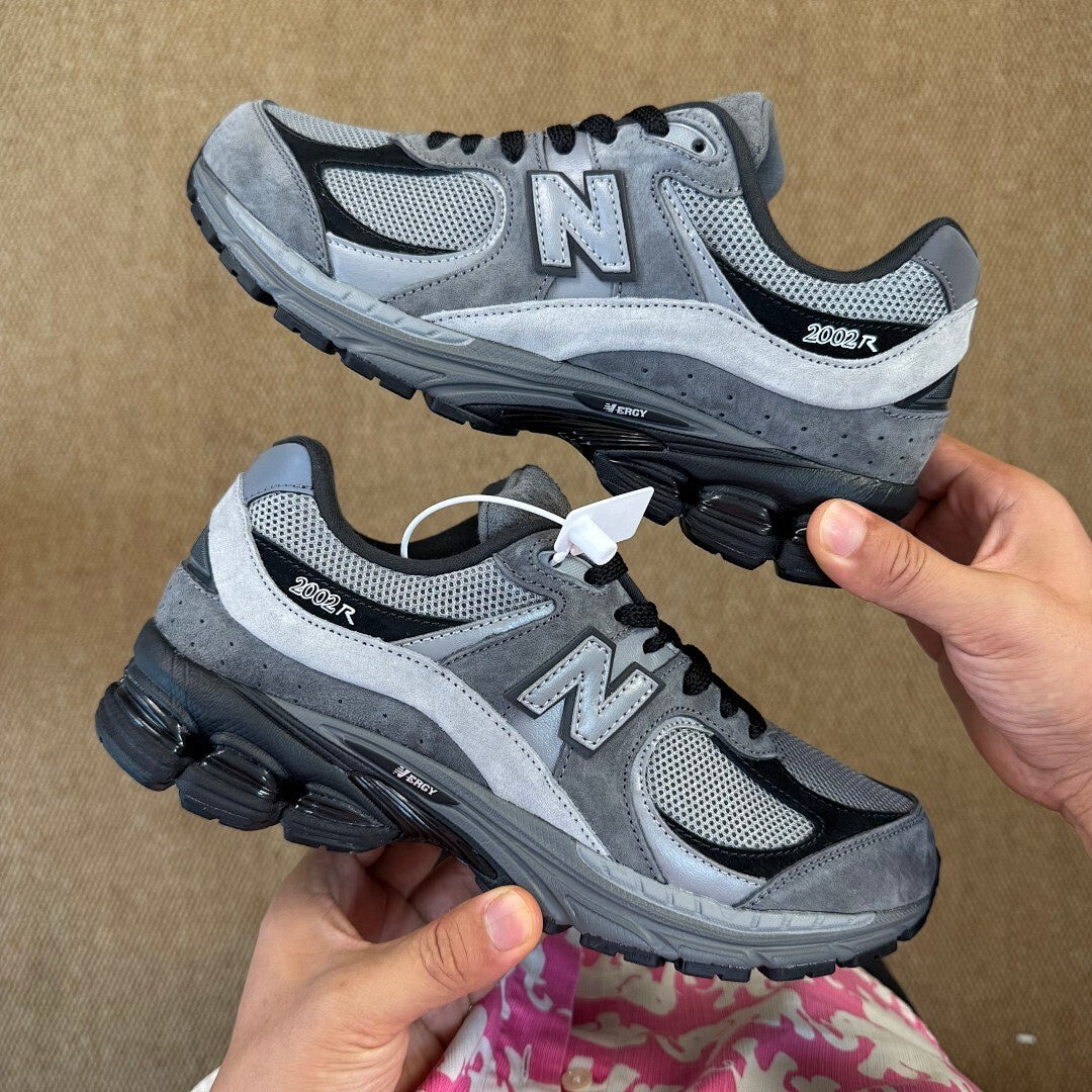 New Balance 2002R Dark Grey M2002RHO