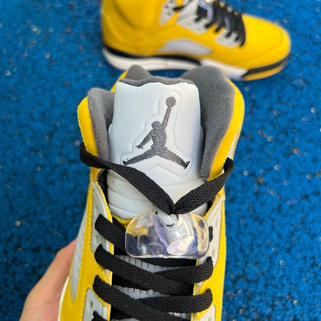Air Jordan 5 Retro SP 'Michigan' Varsity Maize CQ9549-704