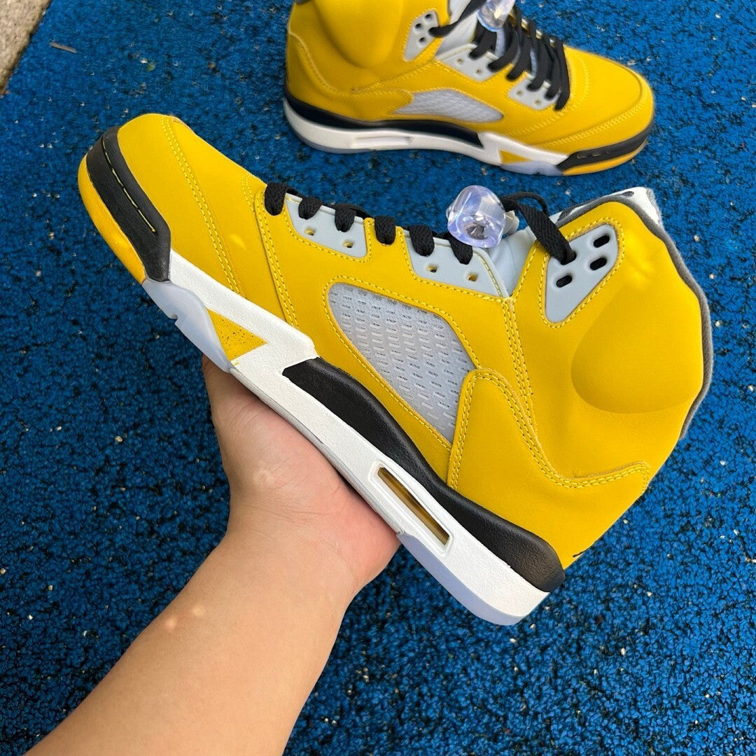Air Jordan 5 Retro SP 'Michigan' Varsity Maize CQ9549-704