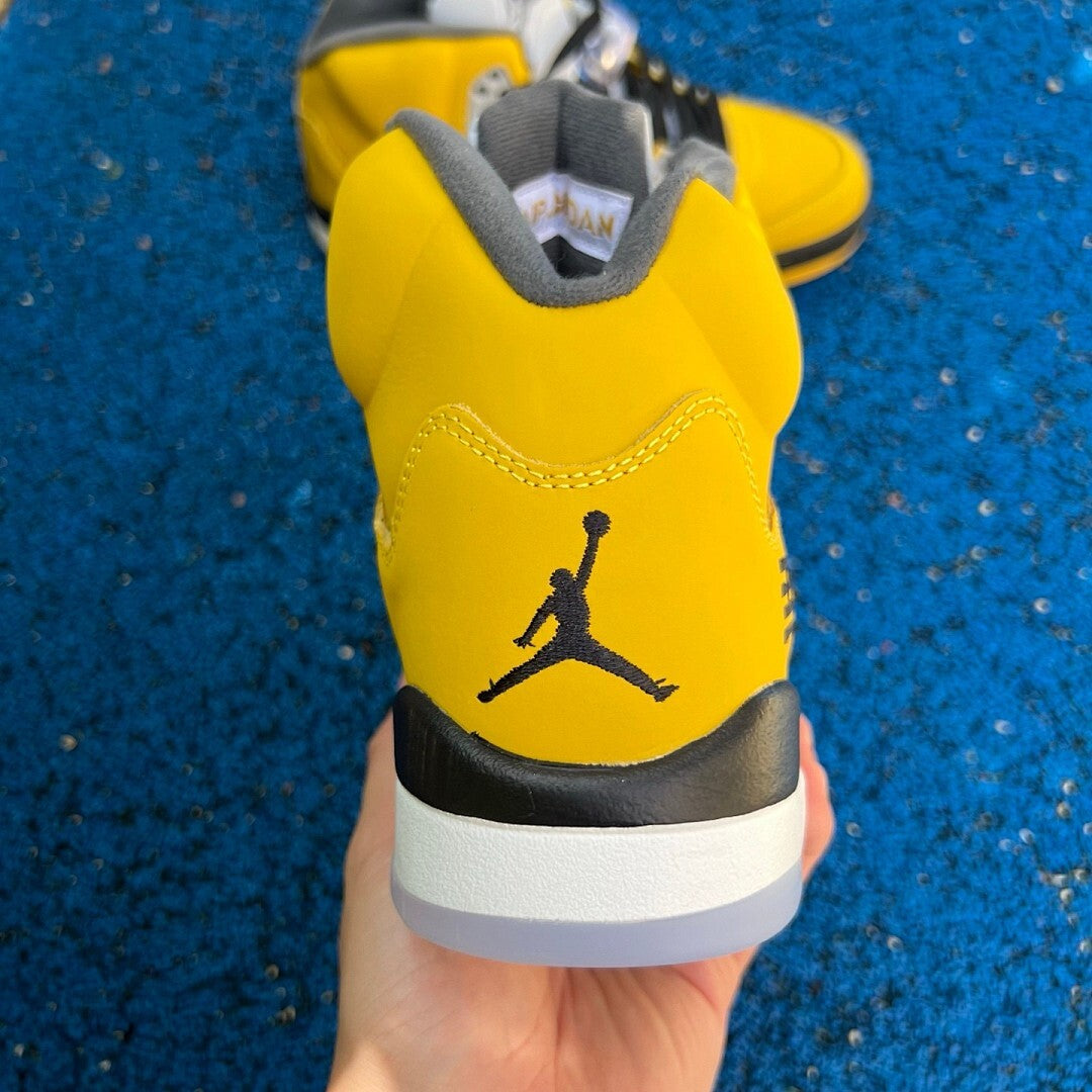Air Jordan 5 Retro SP 'Michigan' Varsity Maize CQ9549-704