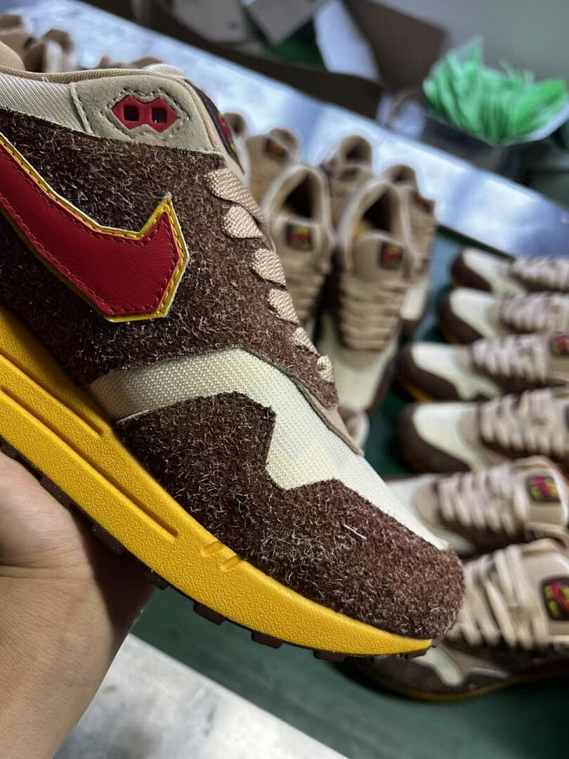 Travis Scott x Nike Air Max 1 Pecan Red Reverse Swoosh DO9392