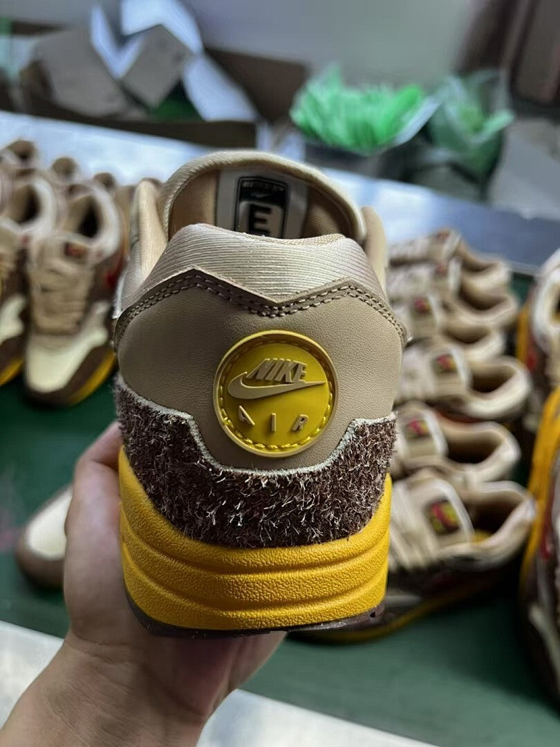 Travis Scott x Nike Air Max 1 Pecan Red Reverse Swoosh DO9392