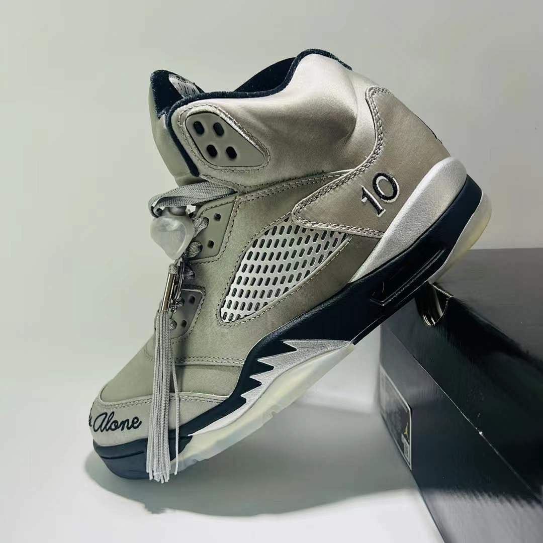 Nike Air Jordan 5 Wings 'Family Flies Alone' Light Grey Black Sneakers AO2410-010