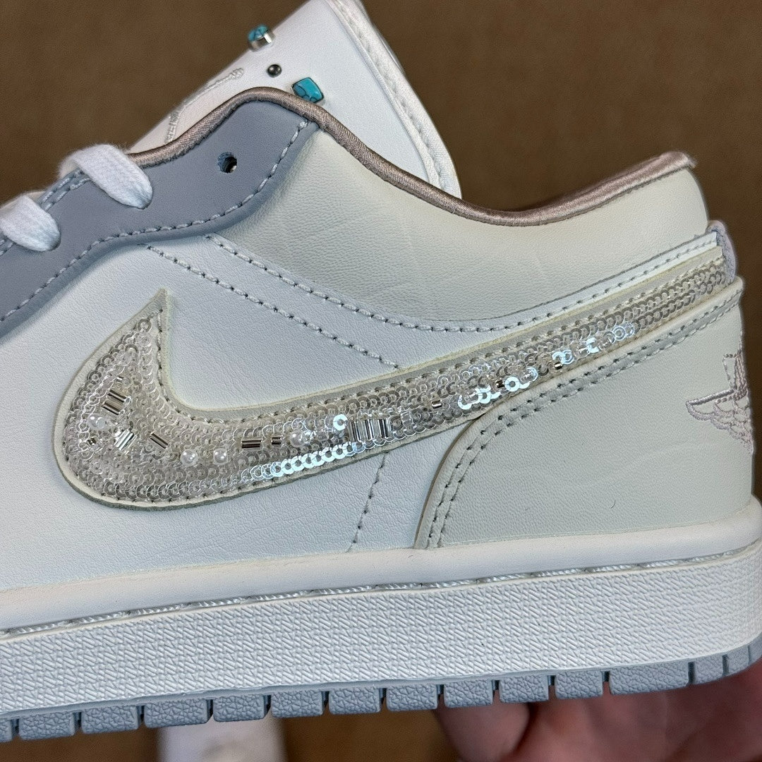 Air Jordan 1 Low SE Bling FJ2260-001