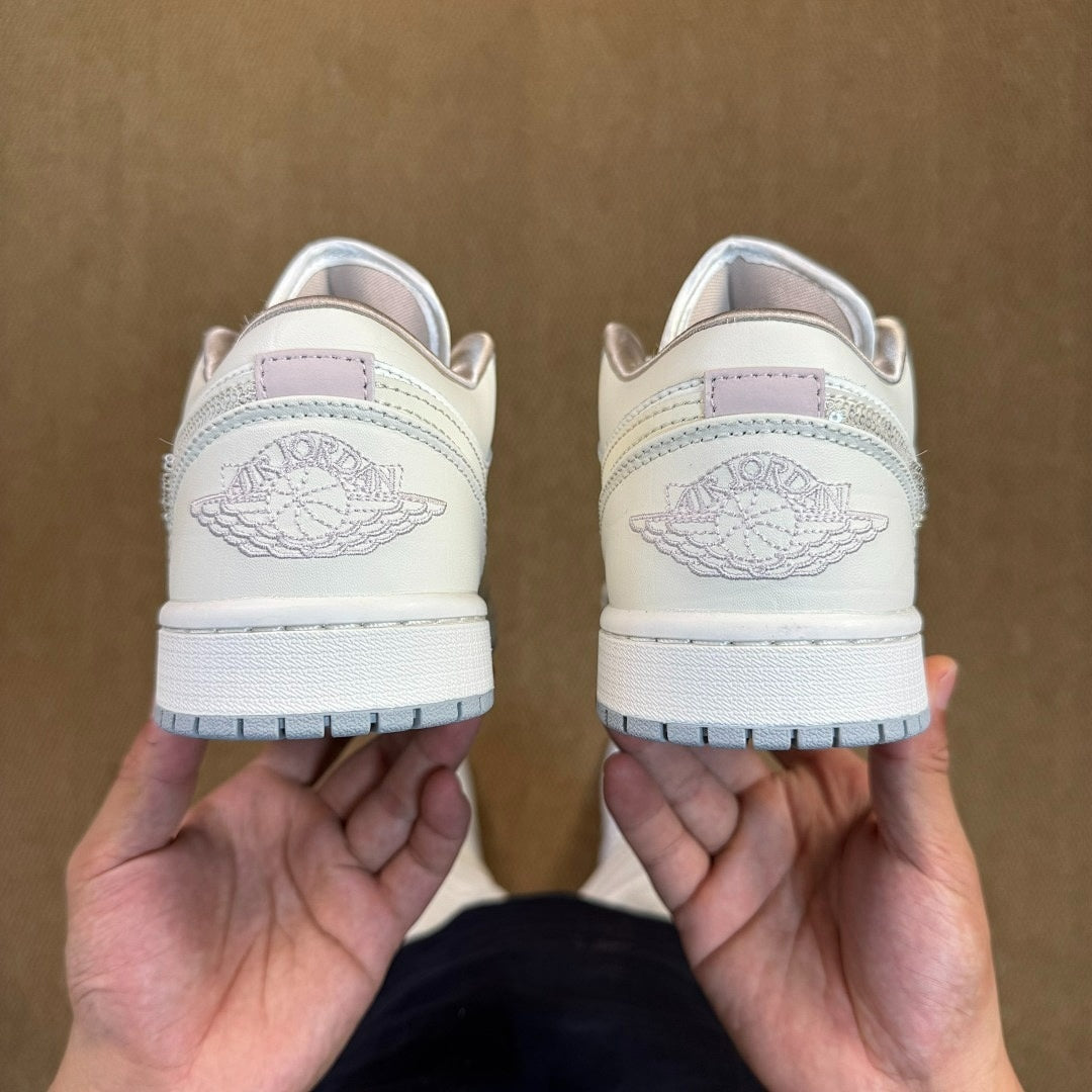 Air Jordan 1 Low SE Bling FJ2260-001