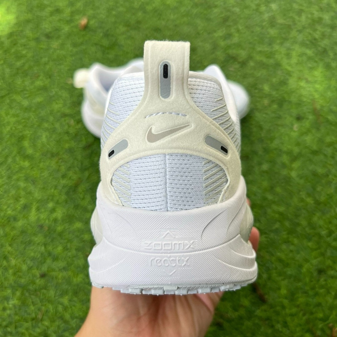 Nike ZoomX Invincible Run Flyknit 3 DV6778-100 White Metallic Silver Pure Platinum