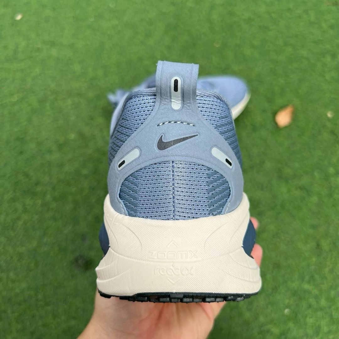 Nike ZoomX Invincible Run Flyknit 3 Football Grey/Summit White/Black/Diffused Blue DR2615-006