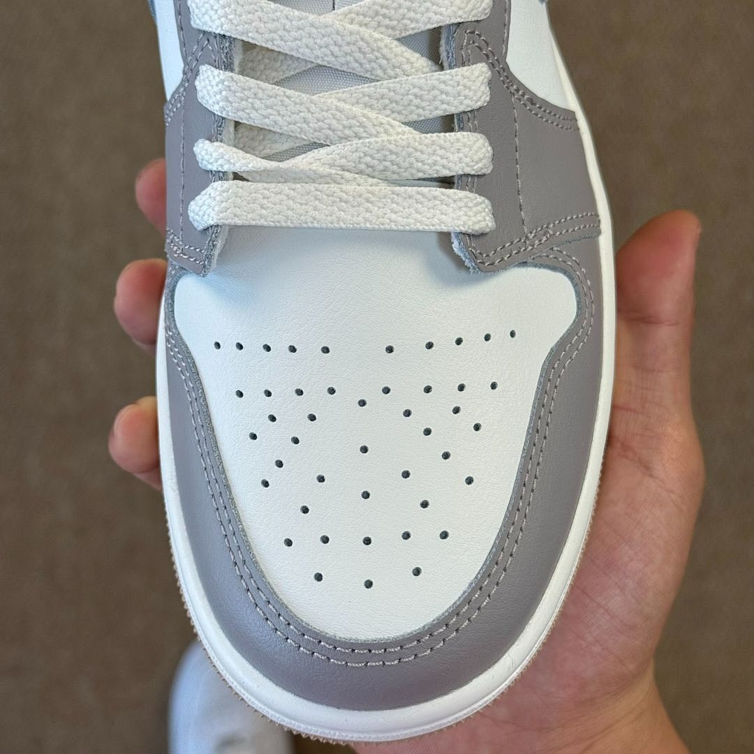 Air Jordan 1 Low "Cement Grey" 553558-053