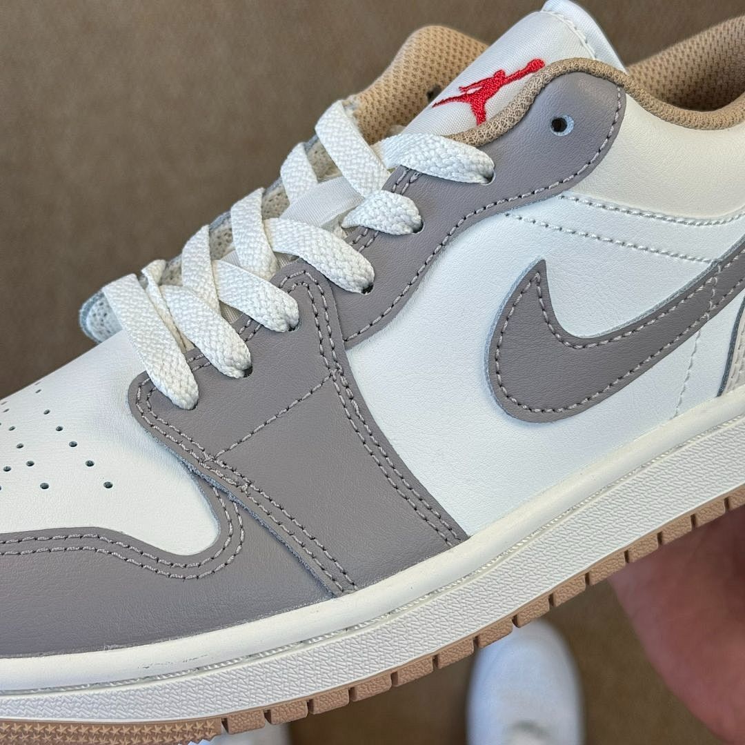 Air Jordan 1 Low "Cement Grey" 553558-053