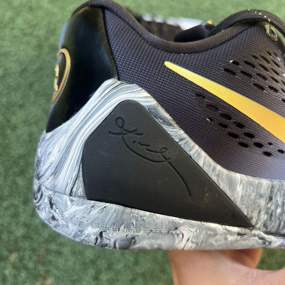 Nike Kobe 9 EM Low Periwinkle Black Metallic Gold Marbled