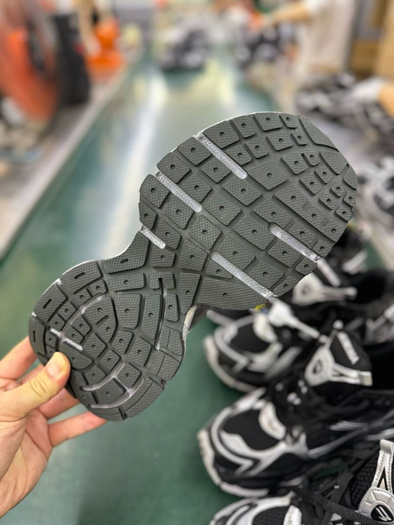 Balenciaga Runner Sneakers Grey/Silver
