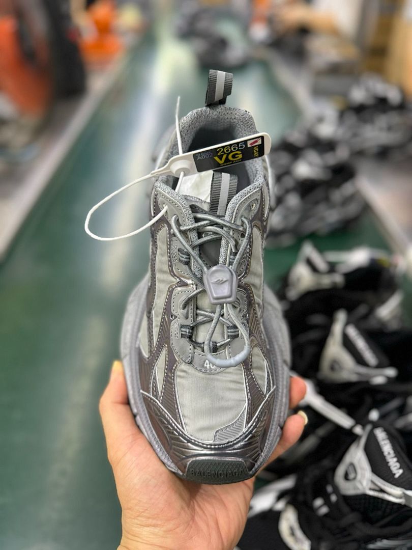 Balenciaga Runner Sneakers Grey/Silver