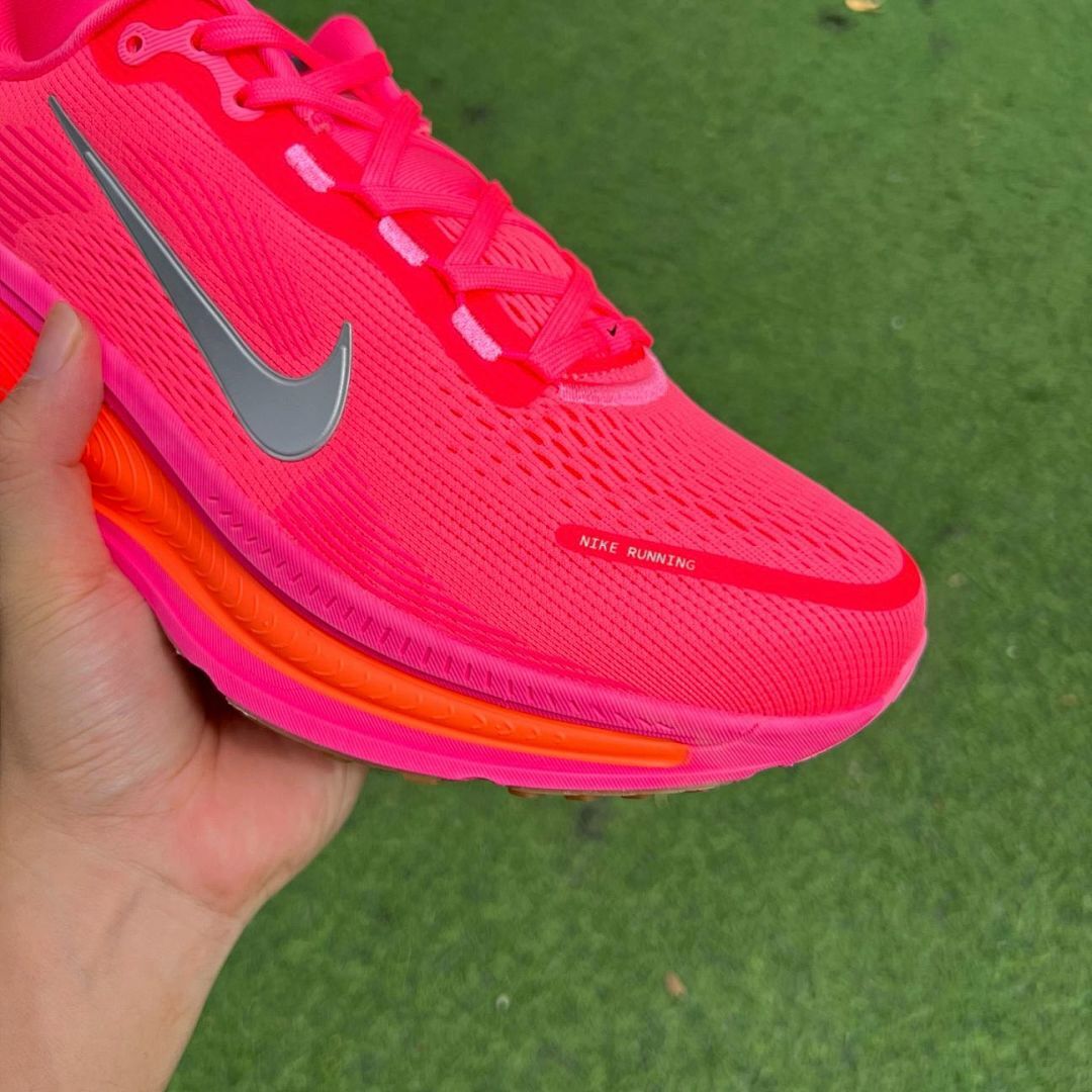 Nike ZoomX Invincible Run Flyknit 3 Hyper Pink Metallic Silver Atomic Orange