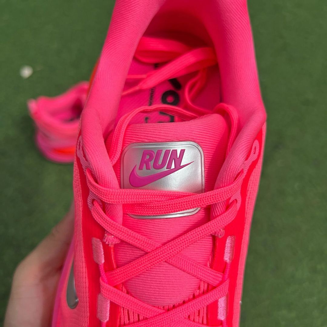 Nike ZoomX Invincible Run Flyknit 3 Hyper Pink Metallic Silver Atomic Orange