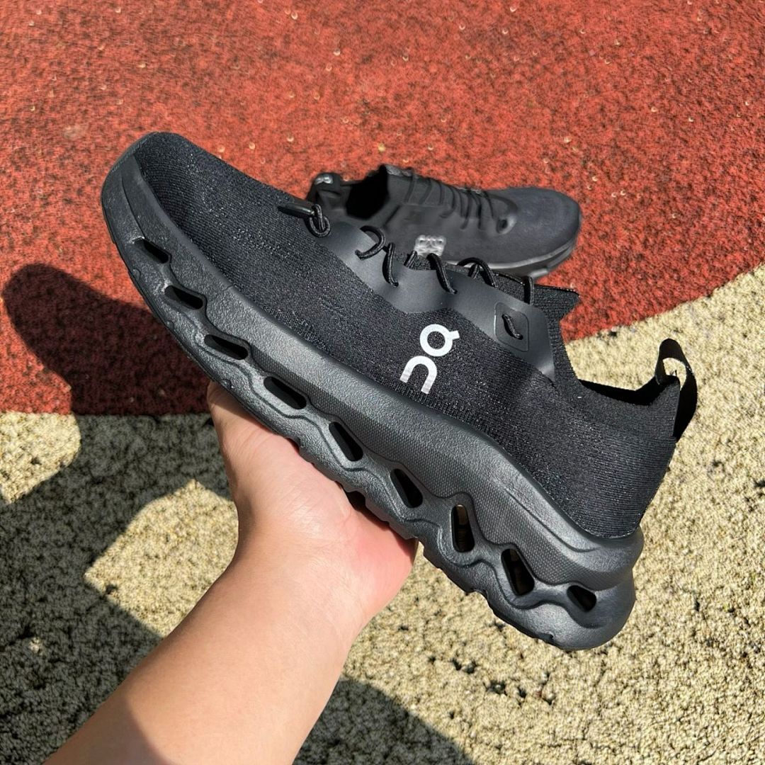 On Cloudchase Running Shoes Black