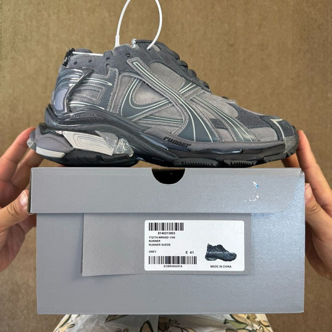 Balenciaga Runner Sneaker Grey 677403W3RFN1290