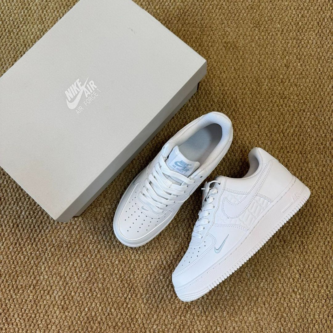 Nike Air Force 1 '07 LX White Metallic Silver Football Grey DV0788-100