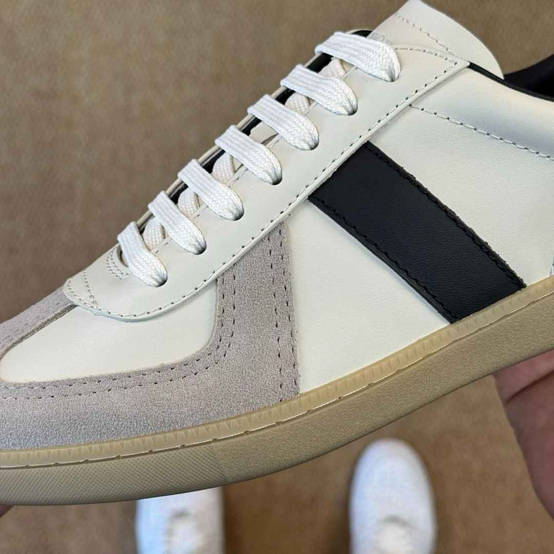 Dior B27 Low-Top Sneaker White and Black 3SN272ZIJ_H068