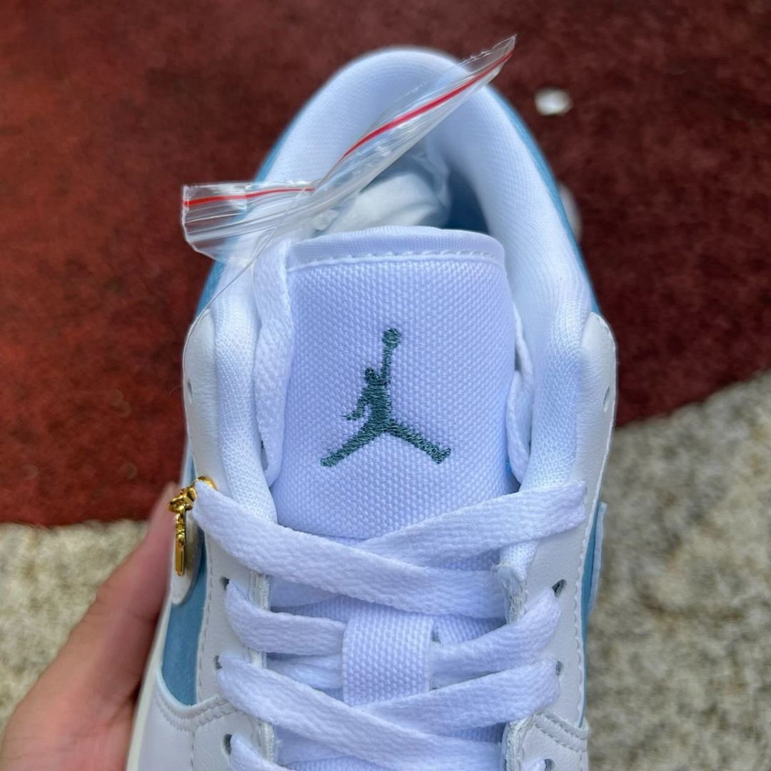 Air Jordan 1 Low SE Washed Denim Light Marine White Gum Yellow DR6970-400