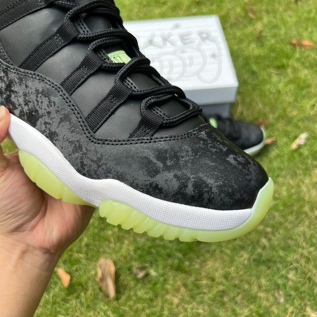Air Jordan 11 Retro 'Glow in the Dark'