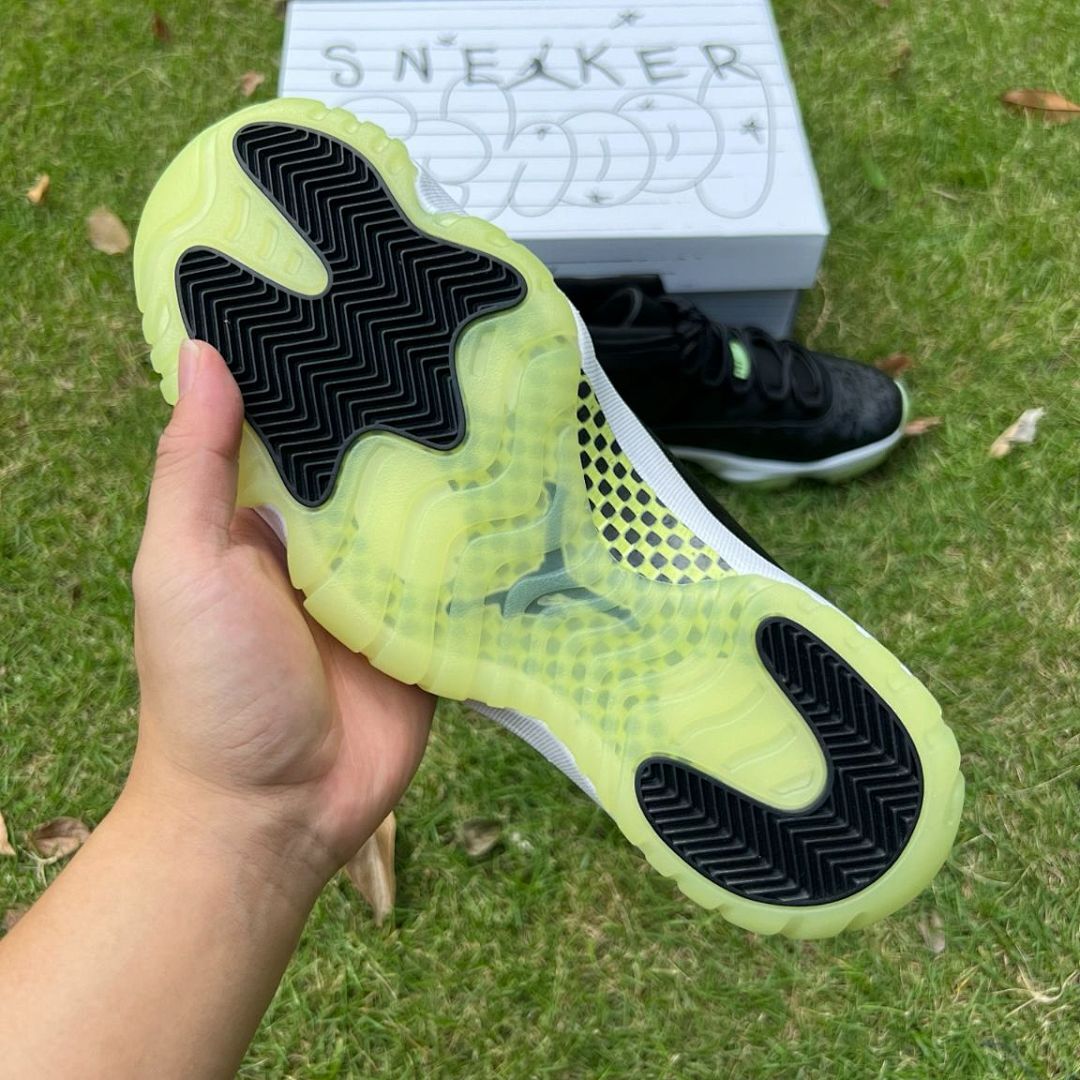 Air Jordan 11 Retro 'Glow in the Dark'