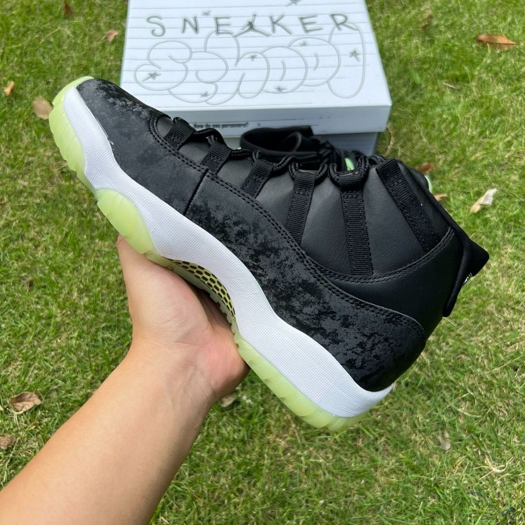 Air Jordan 11 Retro 'Glow in the Dark'