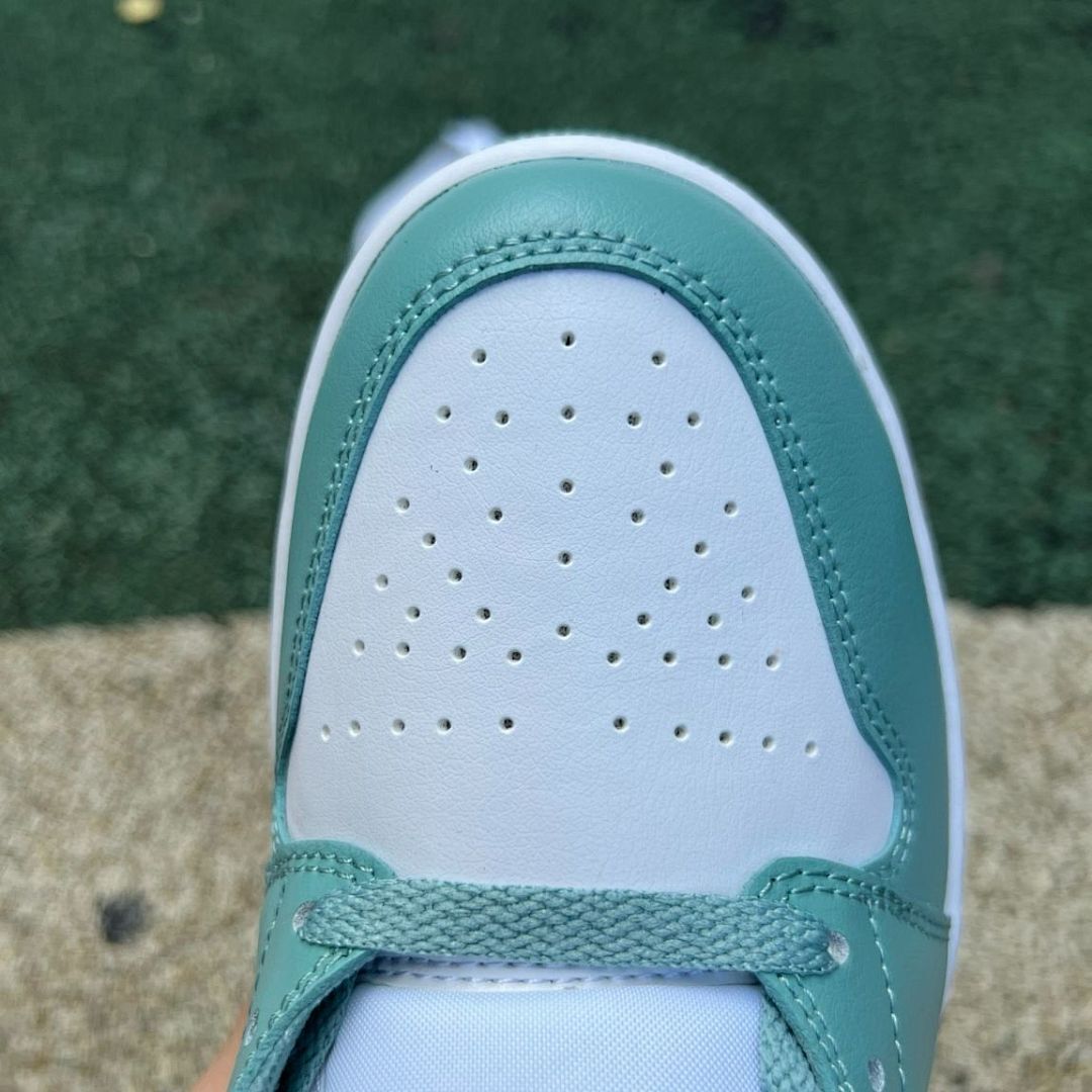 Air Jordan 1 Mid Island Green 554724-132