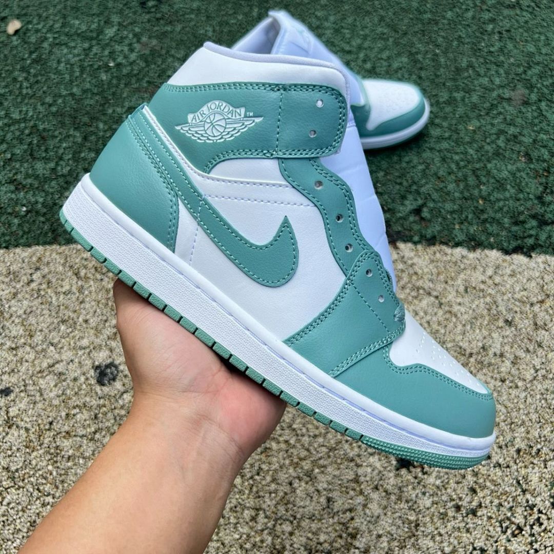Air Jordan 1 Mid Island Green 554724-132