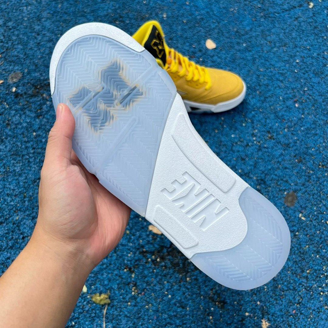 Air Jordan 5 "Michigan" Amarillo College Navy CQ9541-704