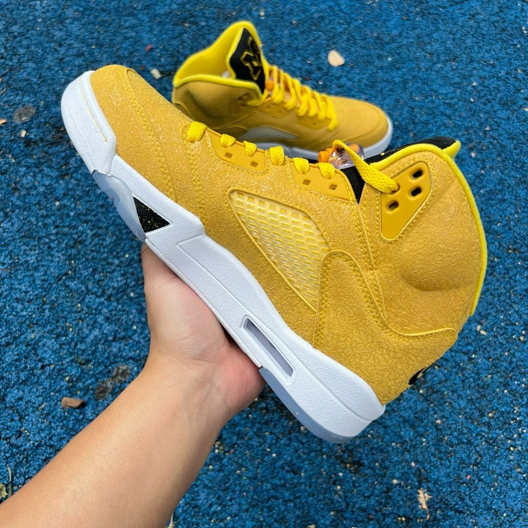 Air Jordan 5 "Michigan" Amarillo College Navy CQ9541-704