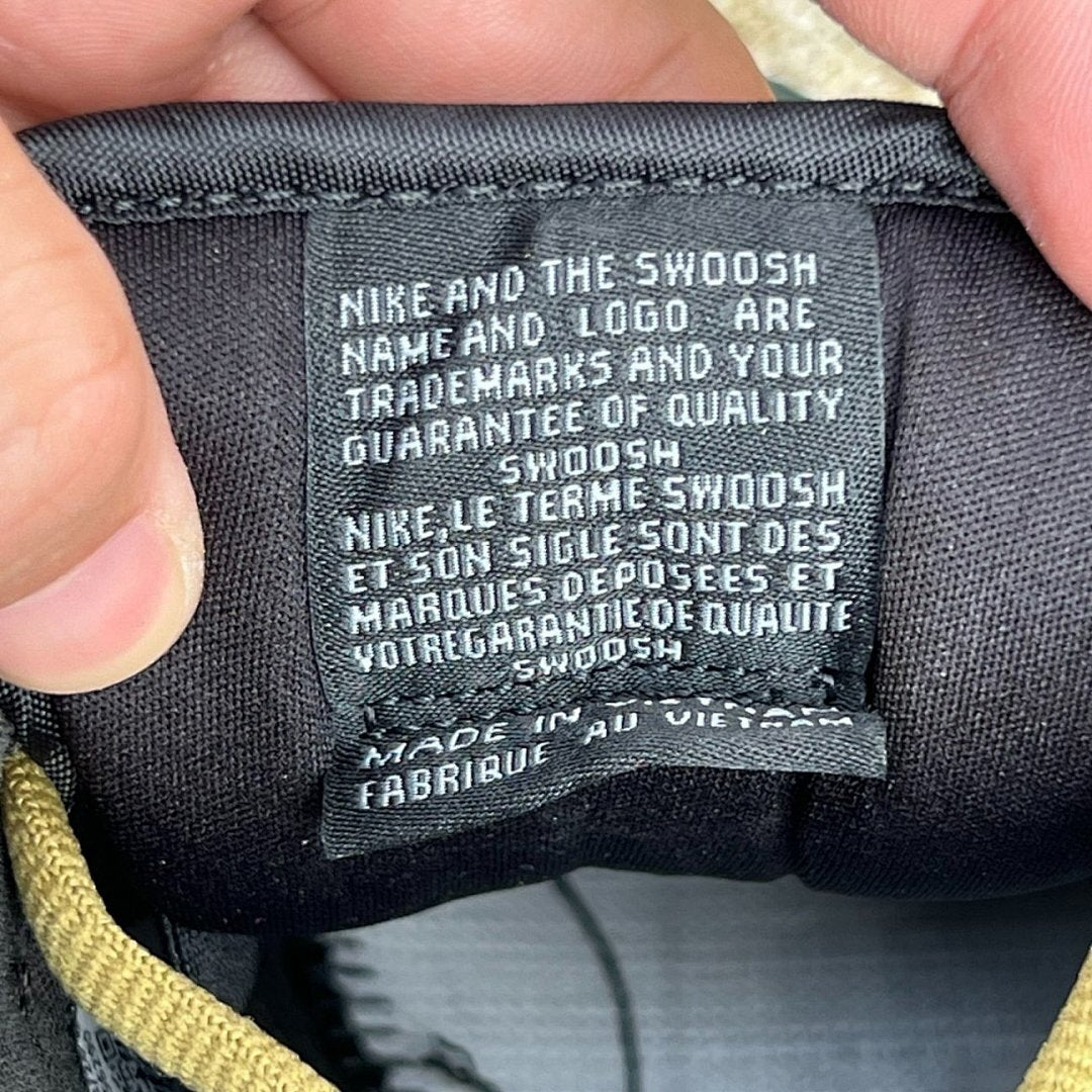 Nike SB Dunk Low Supreme '94 Black Gold