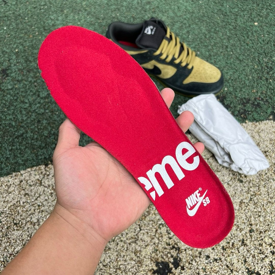 Nike SB Dunk Low Supreme '94 Black Gold