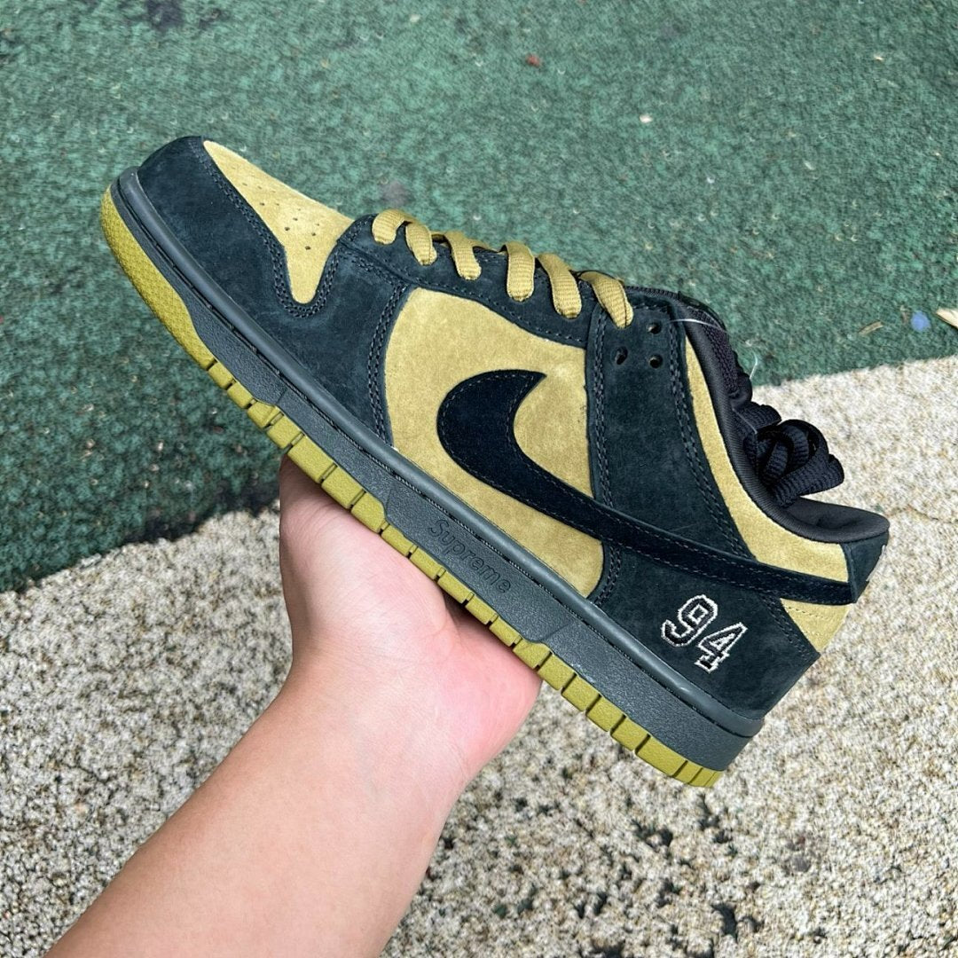 Nike SB Dunk Low Supreme '94 Black Gold